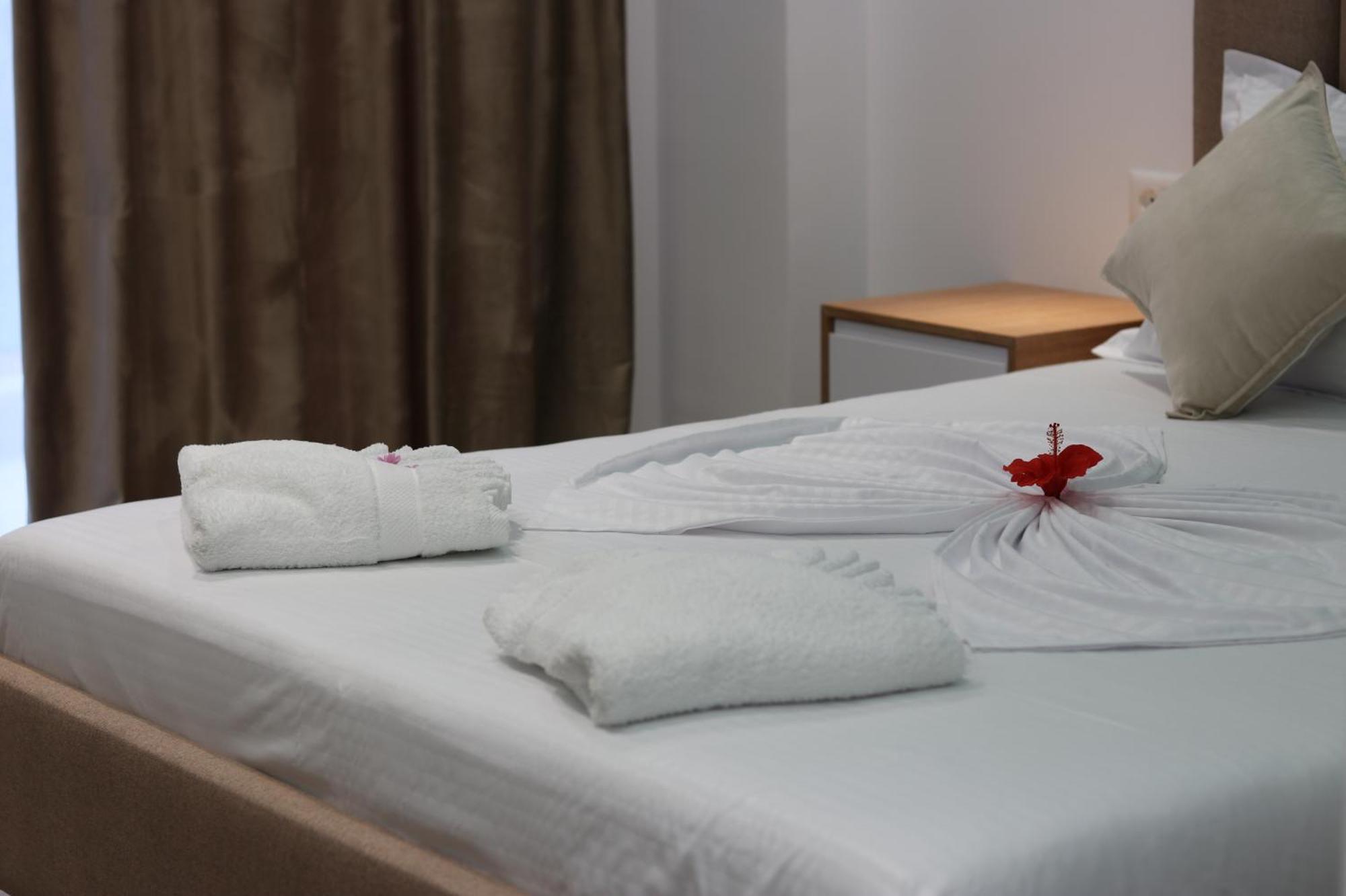 Klea Rooms Himare Exterior foto