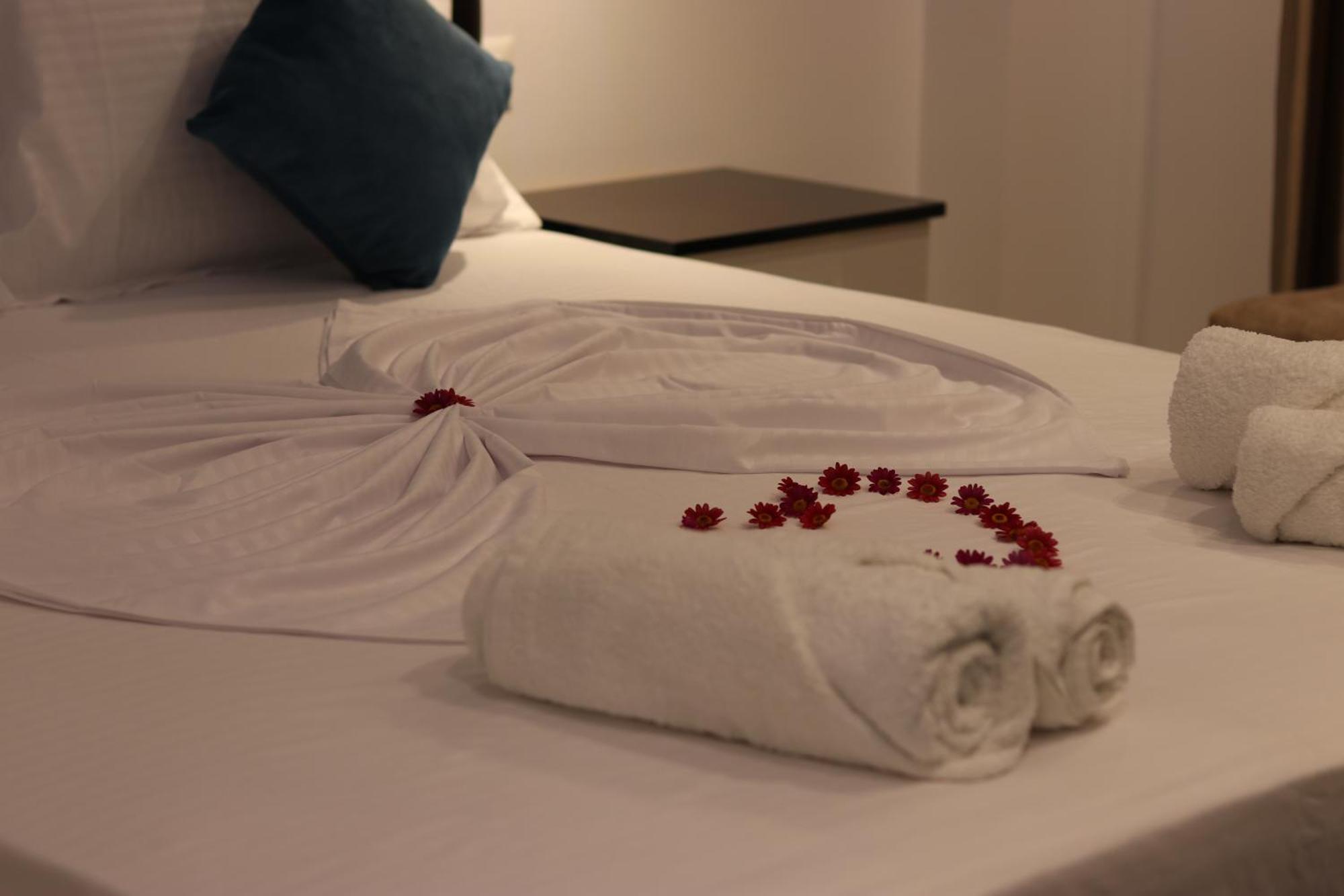Klea Rooms Himare Exterior foto