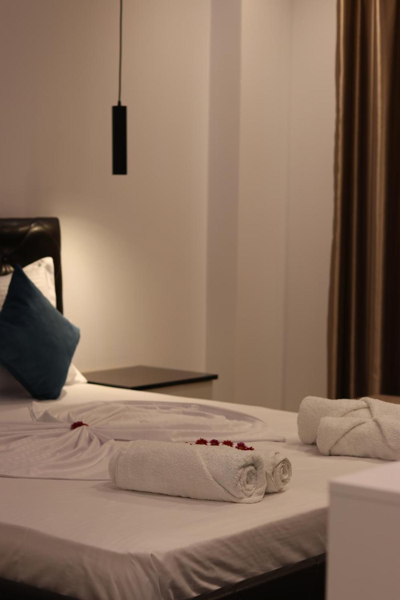 Klea Rooms Himare Exterior foto